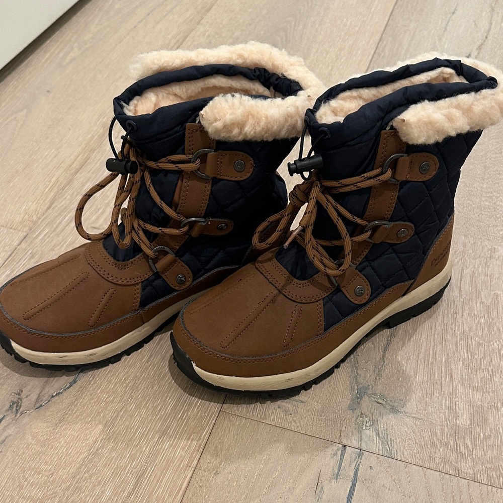 BearPaw Women's Cream Plush Boots